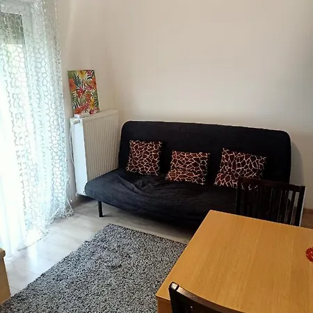 Przytulne - 2 Pokoje,parking,blisko Centrum-6km,tramwaj, Nflix, Park, Spokoj, 아파트 *