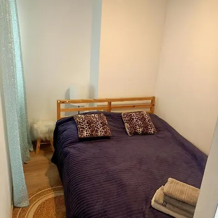 Przytulne - 2 Pokoje,parking,blisko Centrum-6km,tramwaj, Nflix, Park, Spokoj, 아파트