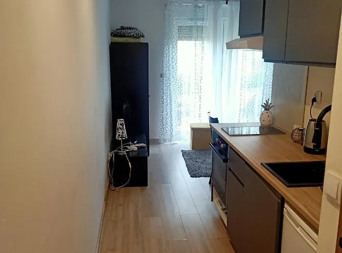 Przytulne - 2 Pokoje,parking,blisko Centrum-6km,tramwaj, Nflix, Park, Spokój, *